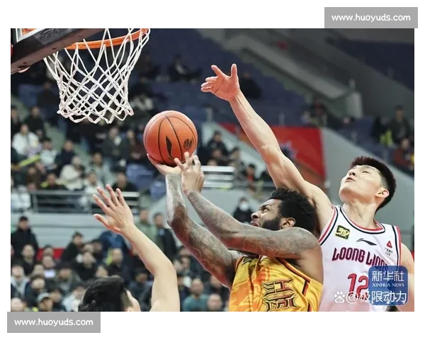 末节逆转点燃全场主队凭团队配合赢下激烈篮球对决展现顽强意志