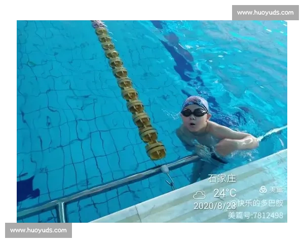 记录汗水与成长的一天我的第一次校级游泳比赛日记在泳池边的回忆