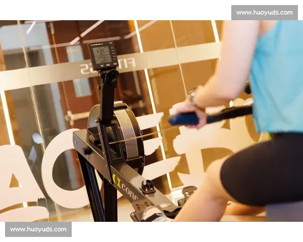 围绕健美比赛巅峰状态打造系统化科学减脂全流程提升赛场表现力